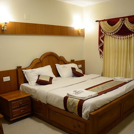 Hotel Vasantham Palace Ooty Exterior foto