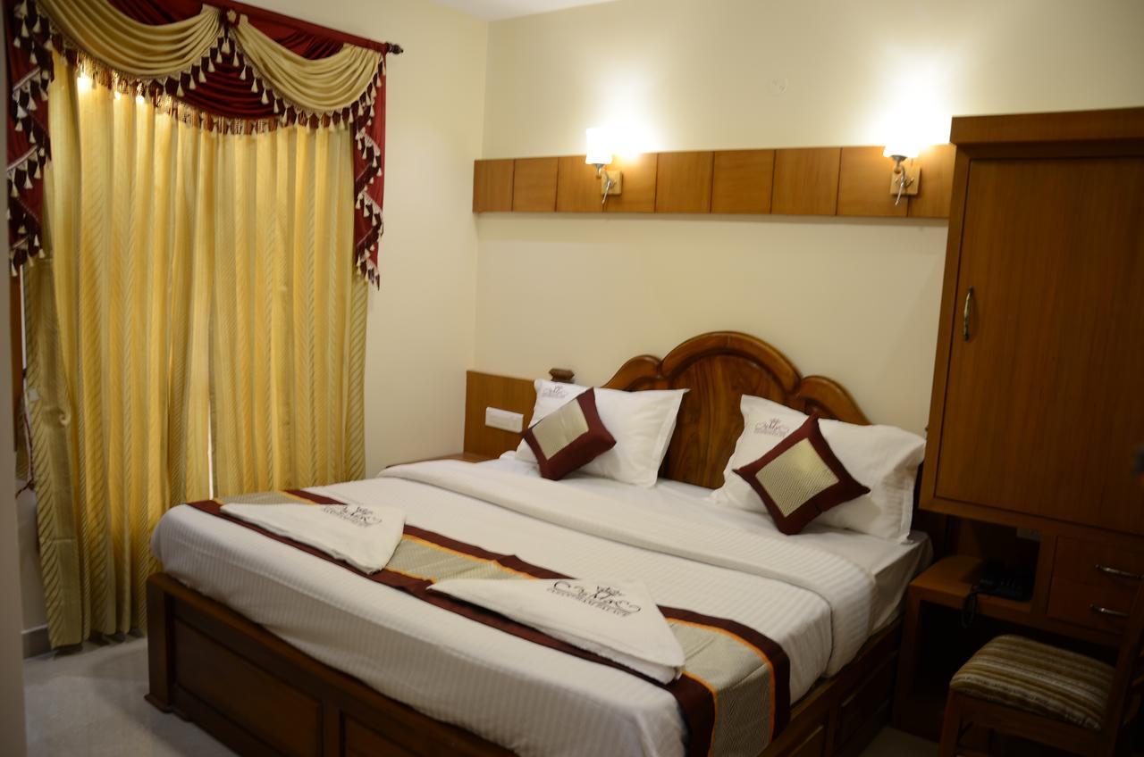 Hotel Vasantham Palace Ooty Exterior foto